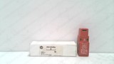 ALLEN BRADLEY 440K-C21052 - SERIES B, GUARD MASTER SAFETY SWITCH